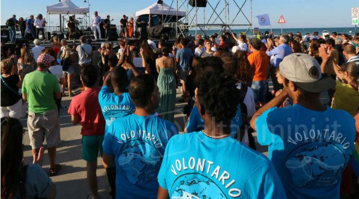 FOTO "Rimini porto sicuro" successo per la serata di musica e parole - 