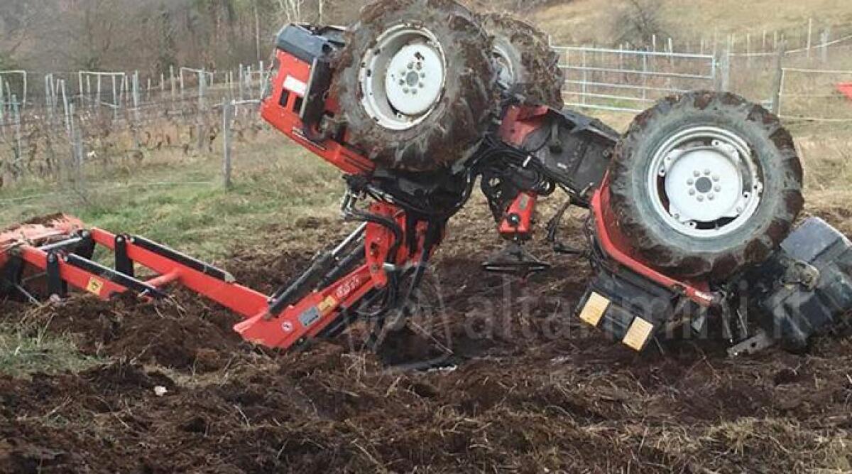 Si ribalta col trattore, trovato morto quand'era già notte -