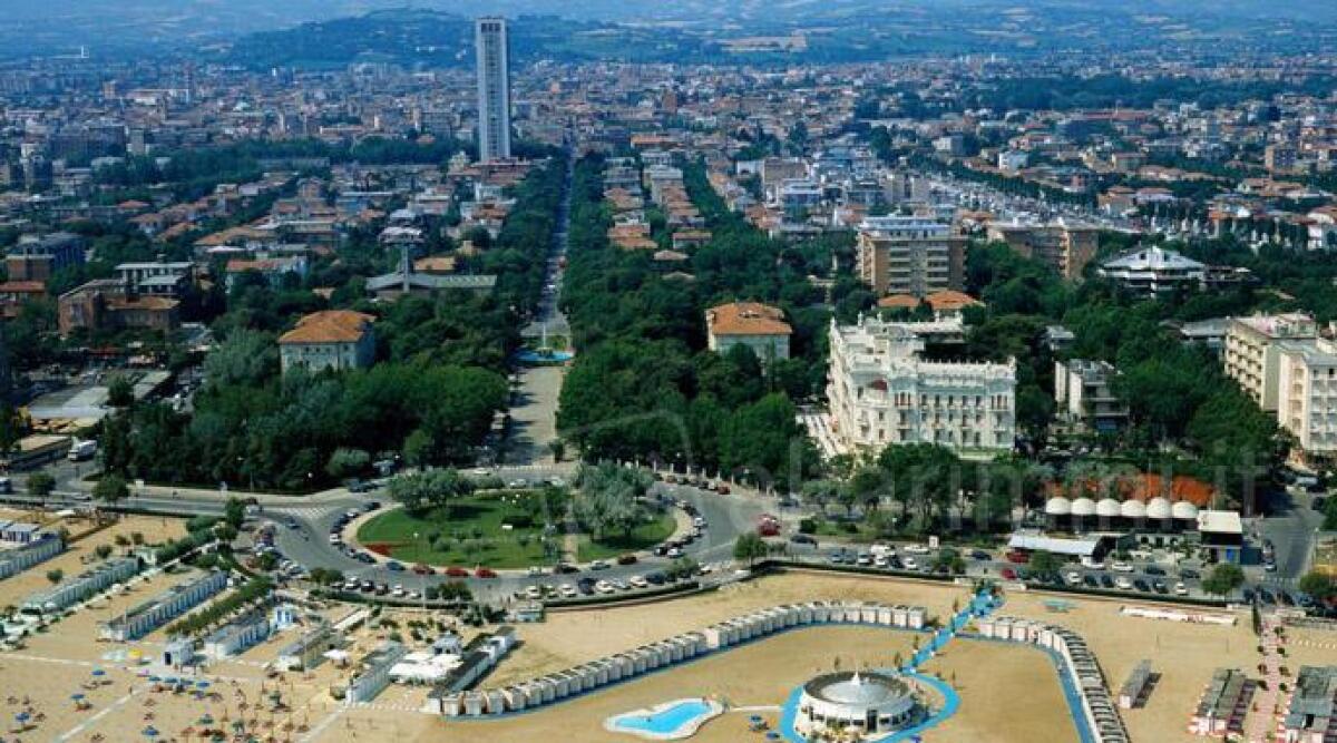 Telecamere, parcheggi e scuole: 52 interventi per 6 milioni per cambiare Rimini - Panorama di Rimini (foto Riccardo Gallini - Riviera di Rimini)