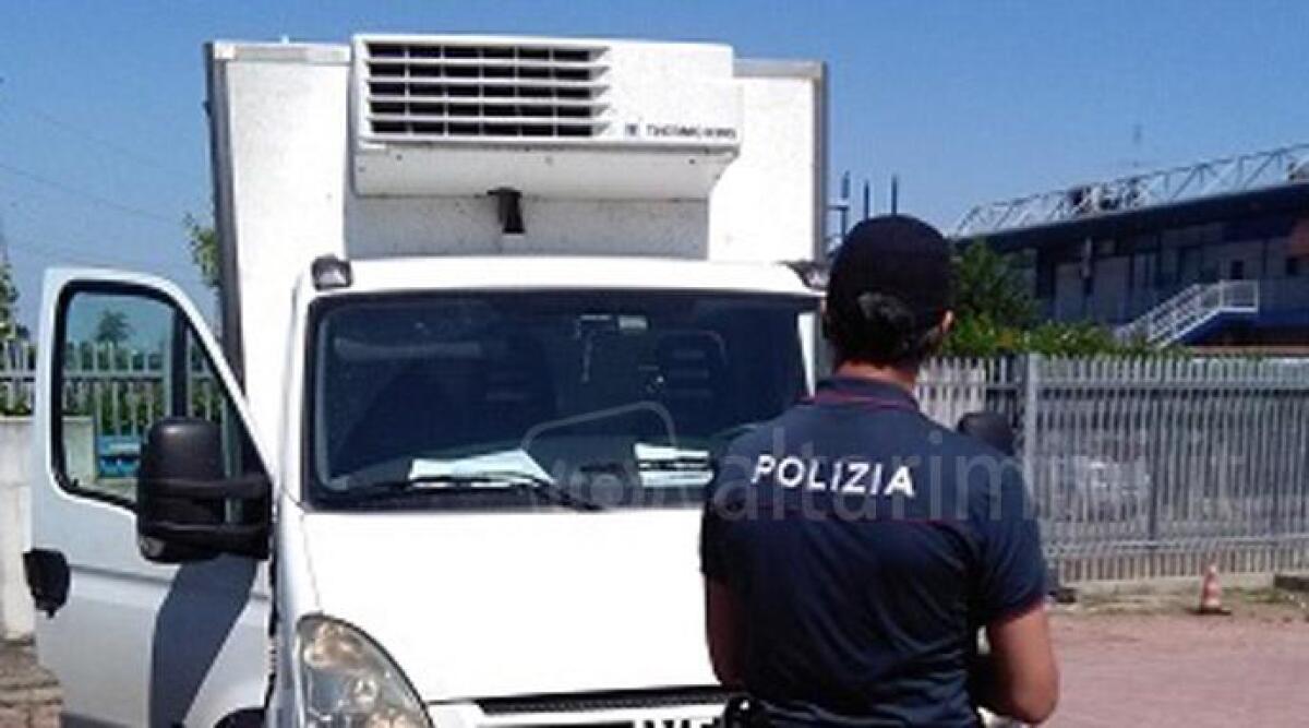 Portava pesce agli hotel e ristoranti del riminese con un furgone frigo non idoneo - 