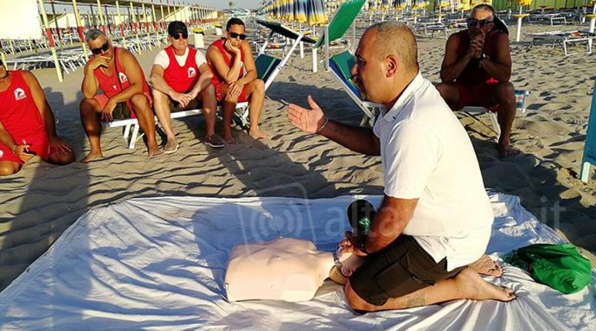 Salvare la vita, sessione di ripasso con i Bagnini di Salvataggio di Riccione - 
