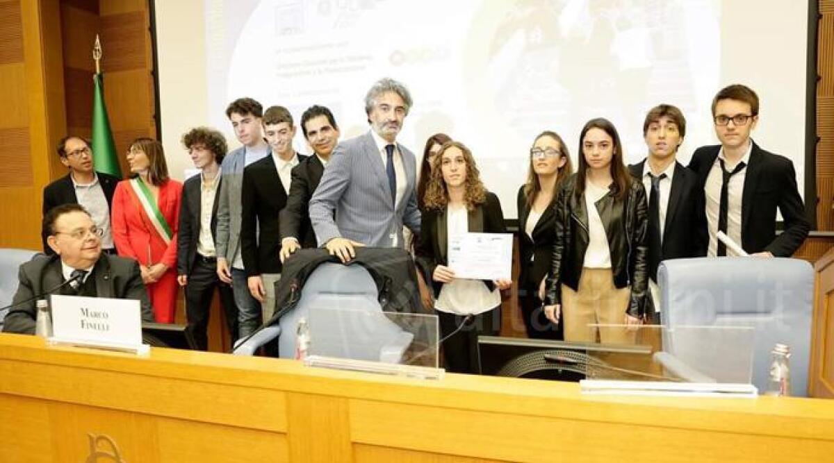 I futuri geometri della scuola Tonino Guerra di Novafeltria premiati a Roma - 
