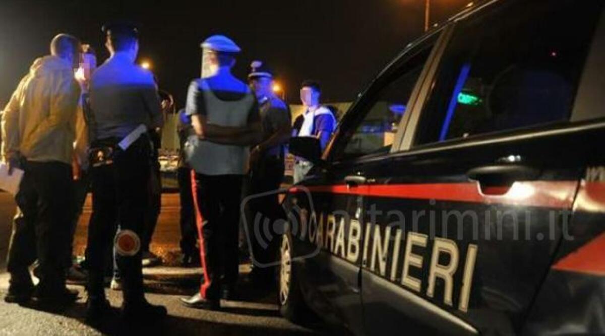 Apprezzamenti alle ragazze, scatta il pestaggio: 28enne finisce in ospedale - Carabinieri REPERTORIO
