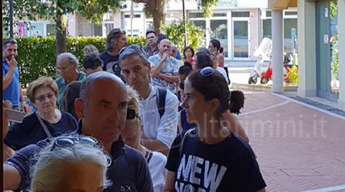 Manifestazione in piazza Cavour contro obbligo vaccini, per libert&agrave; di scelta - 