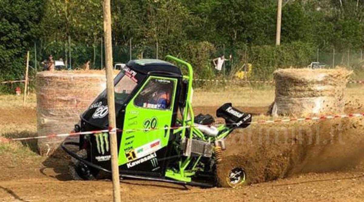 FOTO Spettacolo in pista con le apecar, grande partecipazione a Novafeltria - 