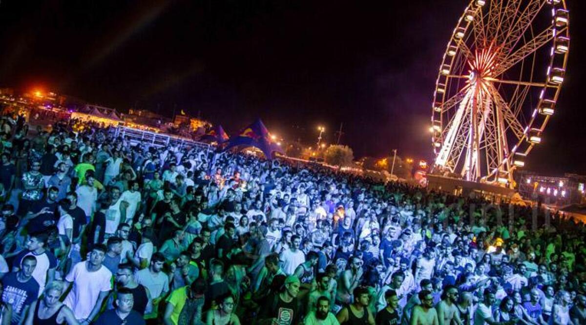 FOTO Molo Street Parade, un successo: parte la grande estate degli eventi a Rimini - 