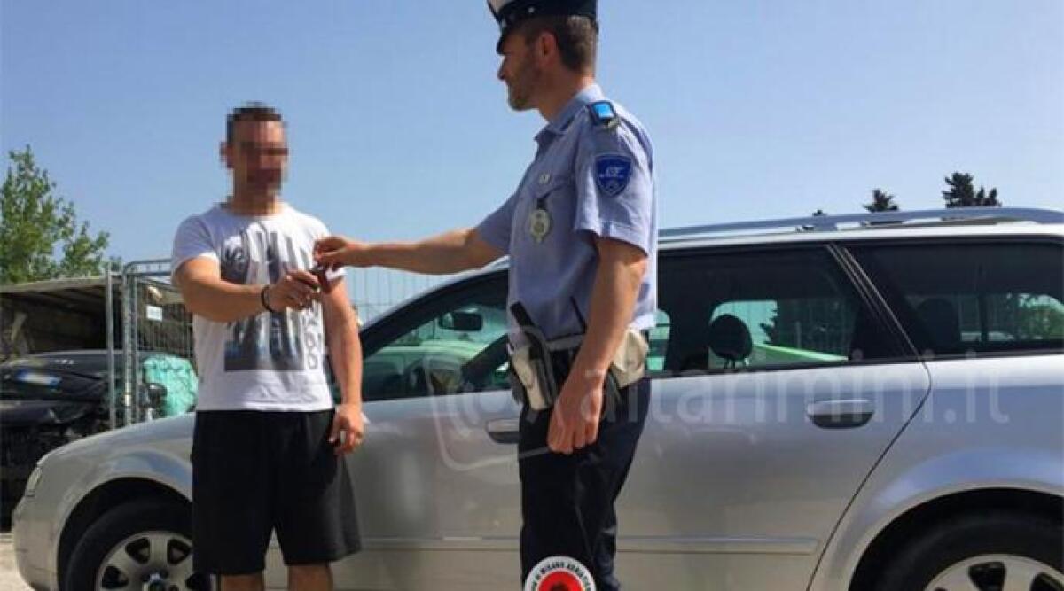 Finge di essere un meccanico e ruba automobili, scoperto e denunciato - 