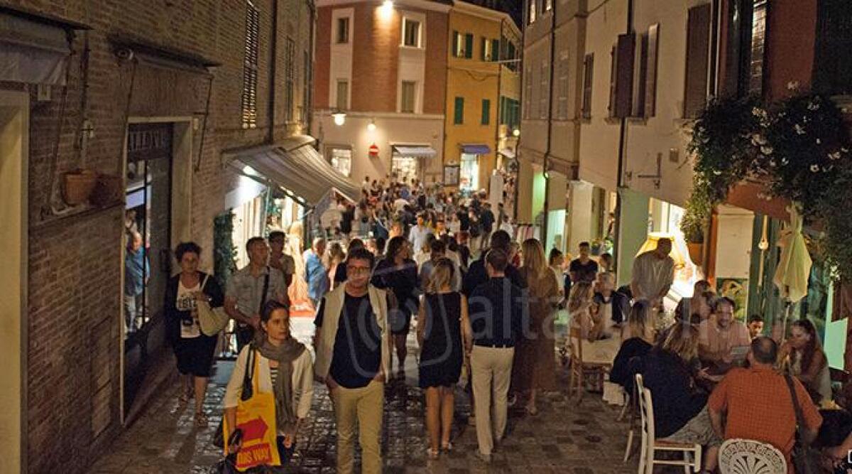Musica, aperitivi e spettacoli ecco la Shopping night di Santarcangelo - 