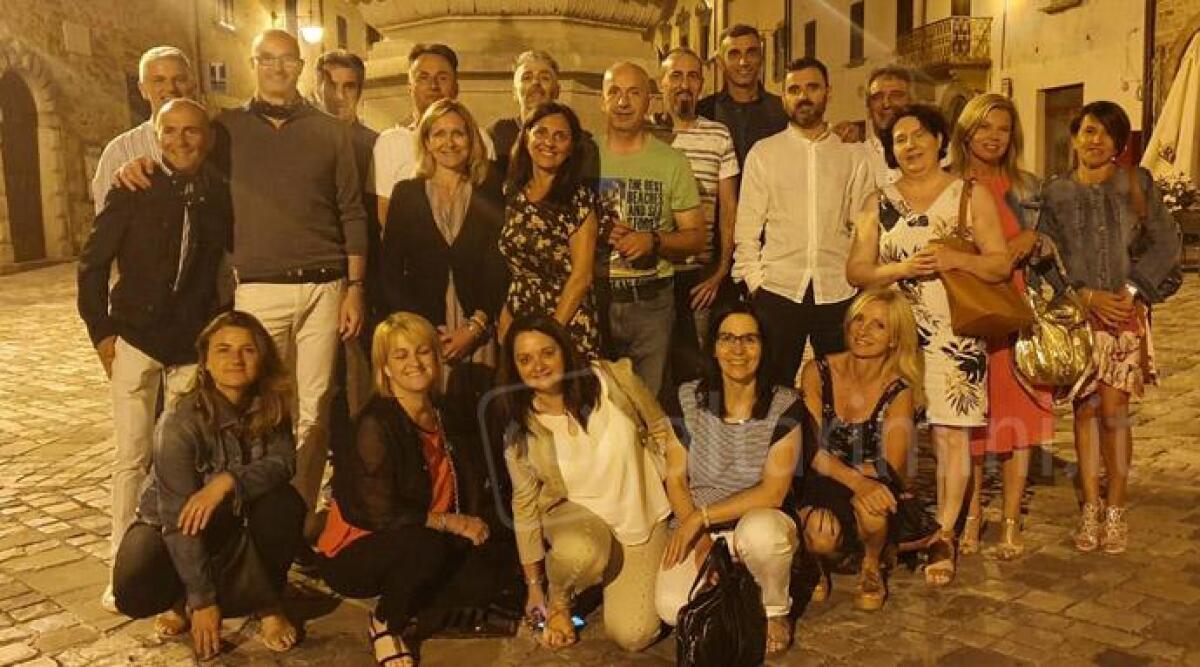 Gli ex alunni delle sezioni A e B delle medie di Verucchio si ritrovano 37 anni dopo -