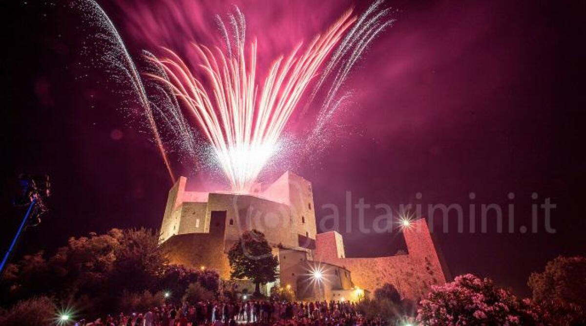 Grande musica dal vivo, animazione e brindisi sotto le stelle per un week-end 'spaziale': ecco cosa fare - 