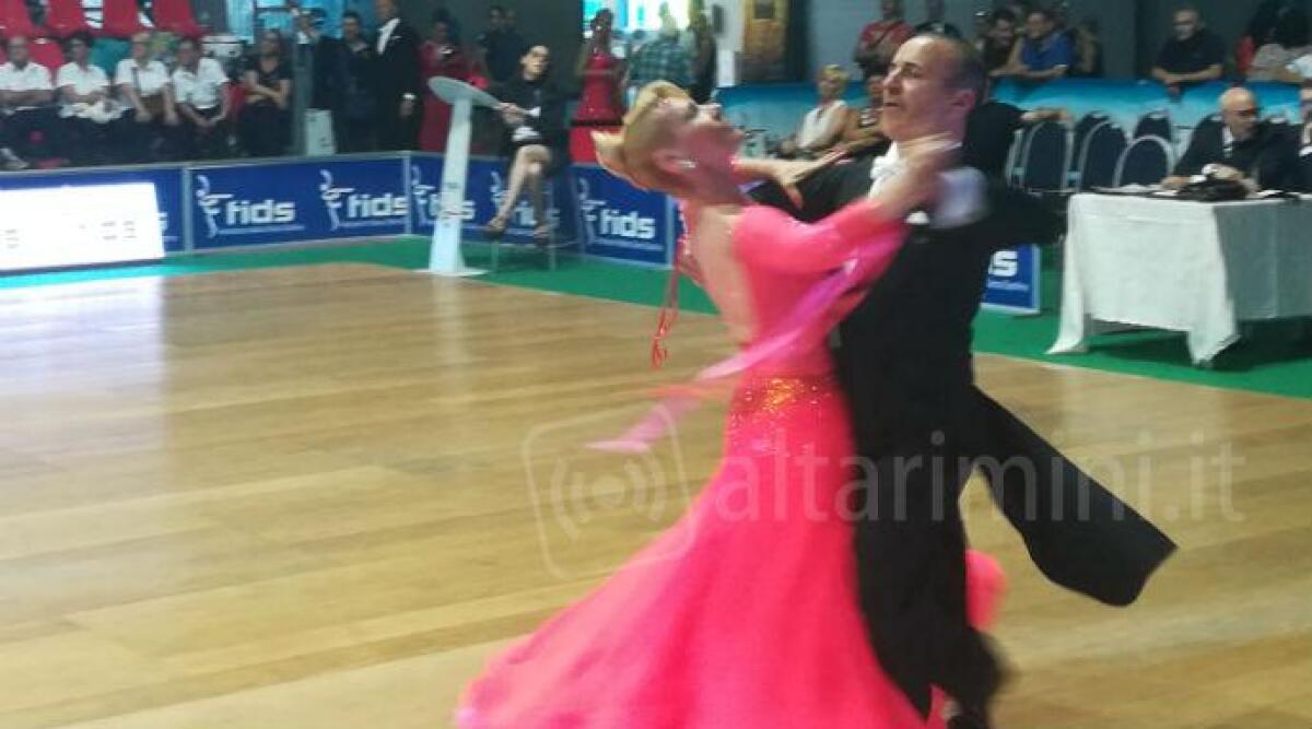 Sportdance, entrano nel vivo i campionati di danza sportiva a Rimini con Cha cha cha e Rumba - 