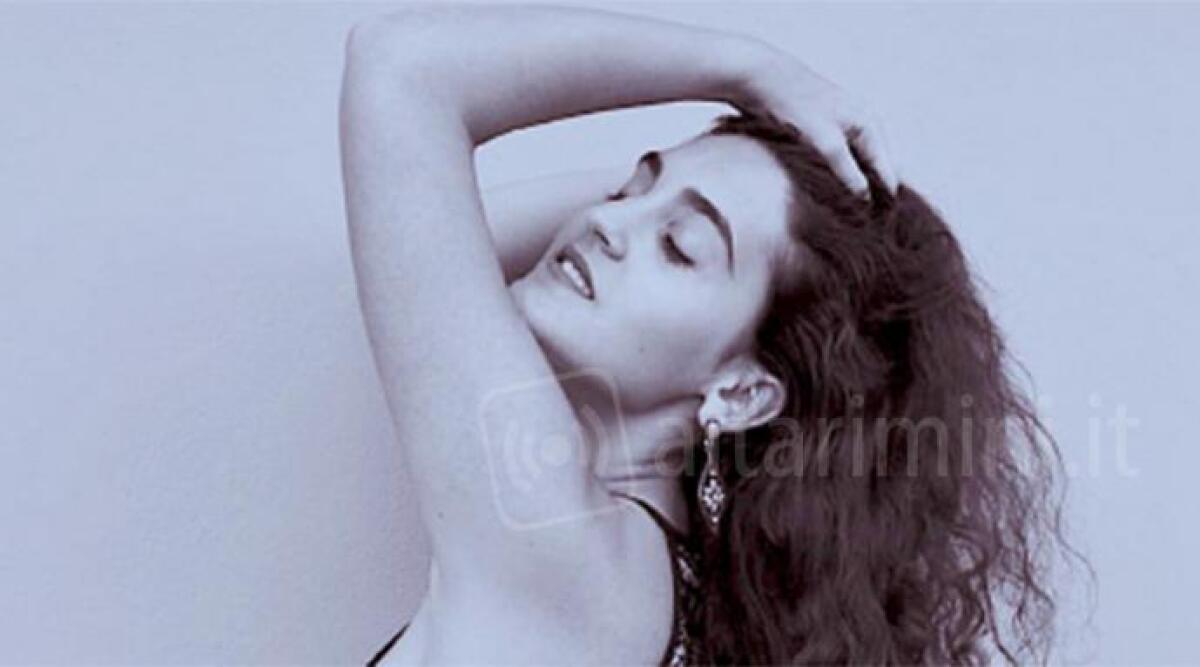 Barbara Comandini, giovane studentessa riminese lancia il suo primo singolo - 