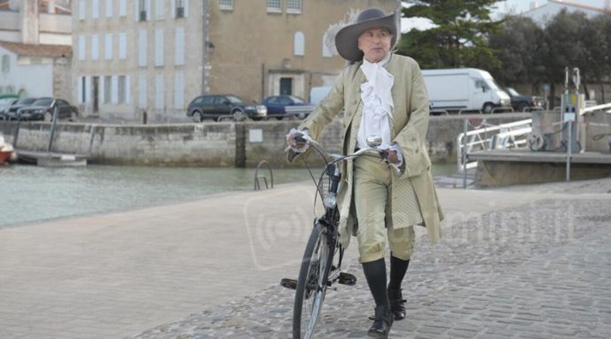 Cinema itinerante, a Saludecio 'Moliere in bicicletta' con la Vela Illuminata -
