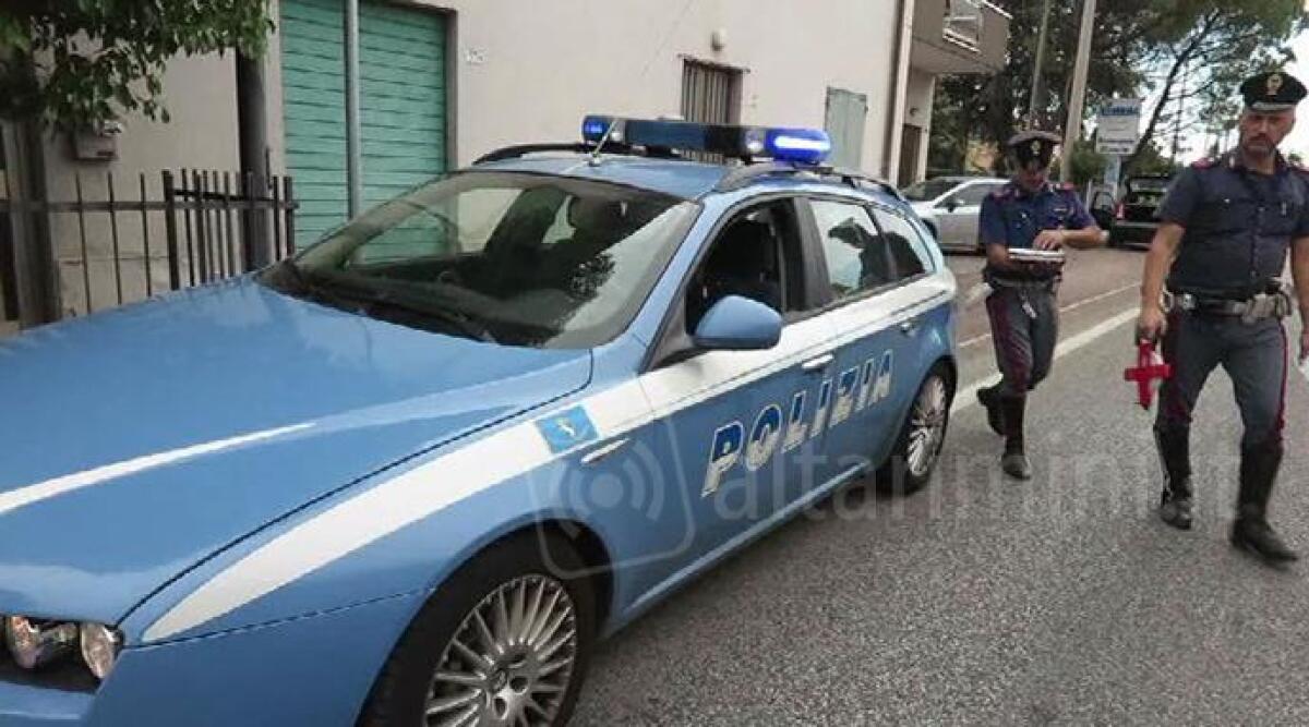 Vaga per strada in stato confusionale al volante della sua Fiat Punto: colpa del grande caldo - 