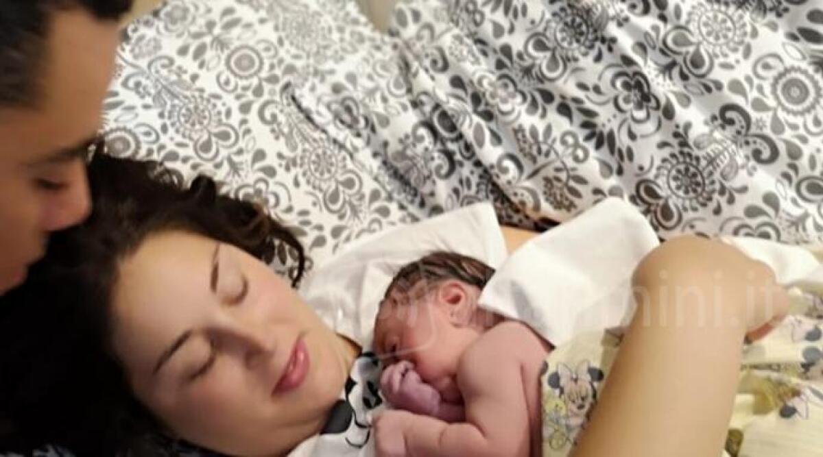 Decide di partorire tra le mura di casa, la storia di una mamma di Pietracuta -