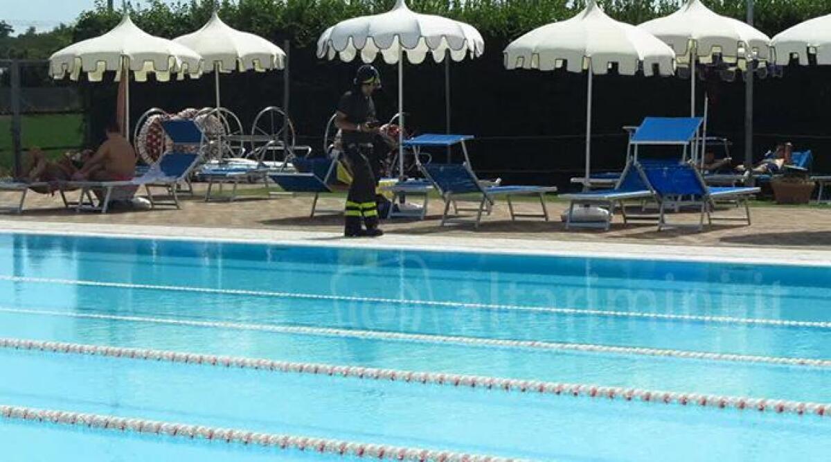 Santarcangelo: intossicati dal cloro alla piscina, tutti dimessi tranne uno -