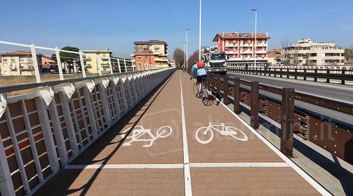 Dal ponte sul Deviatore al ponte della Resistenza. Apre il cantiere per una nuova ciclabile - 