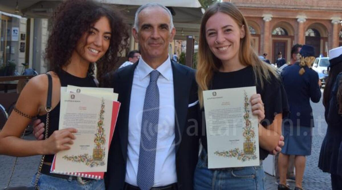 La Polizia di Stato festeggia il suo Santo patrono: consegnati attestati a 5 giovani valorose. FOTO - 