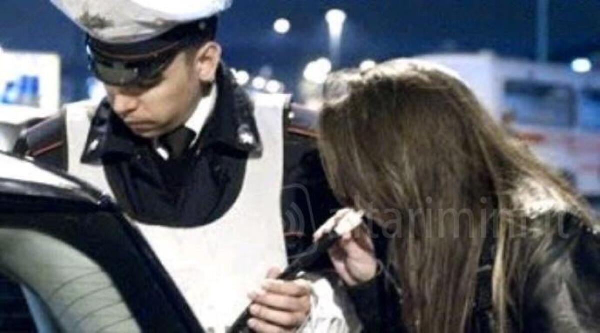 Rimini, guida in stato di ebbrezza: le donne &lsquo;fanno il pieno&rsquo; di sanzioni nel week-end - Foto di repertotio