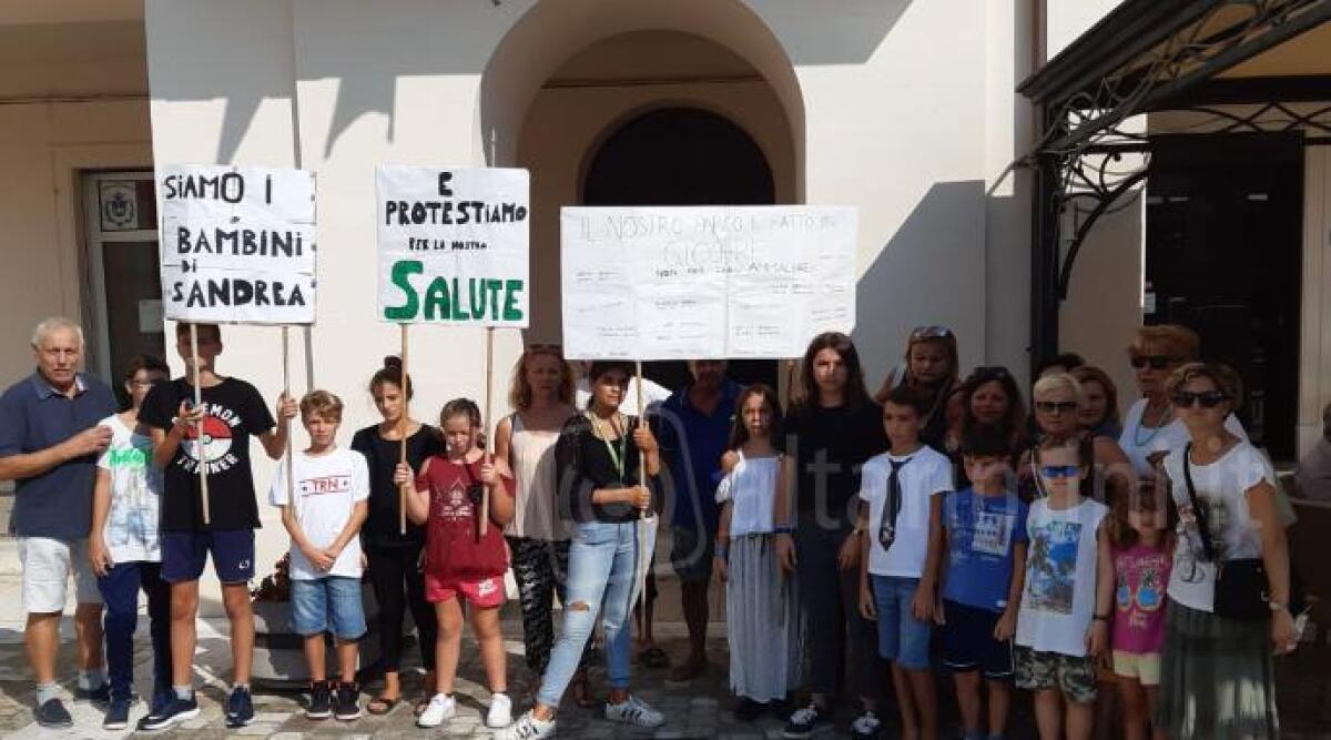Coriano: antenna di telefonia al Parco di via Bellini, scatta la protesta - 