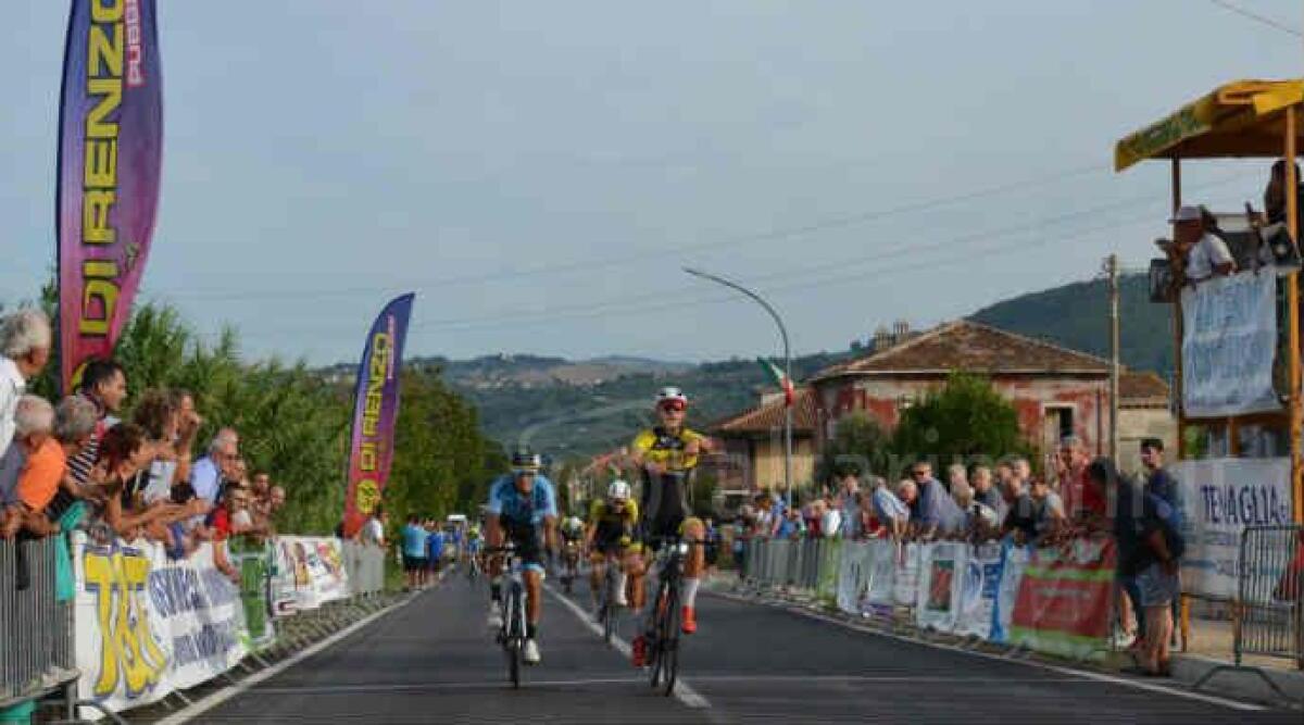 Ciclismo, Casadei vince una corsa durissima. Bronzo a Bonacci, quinto De Angeli -