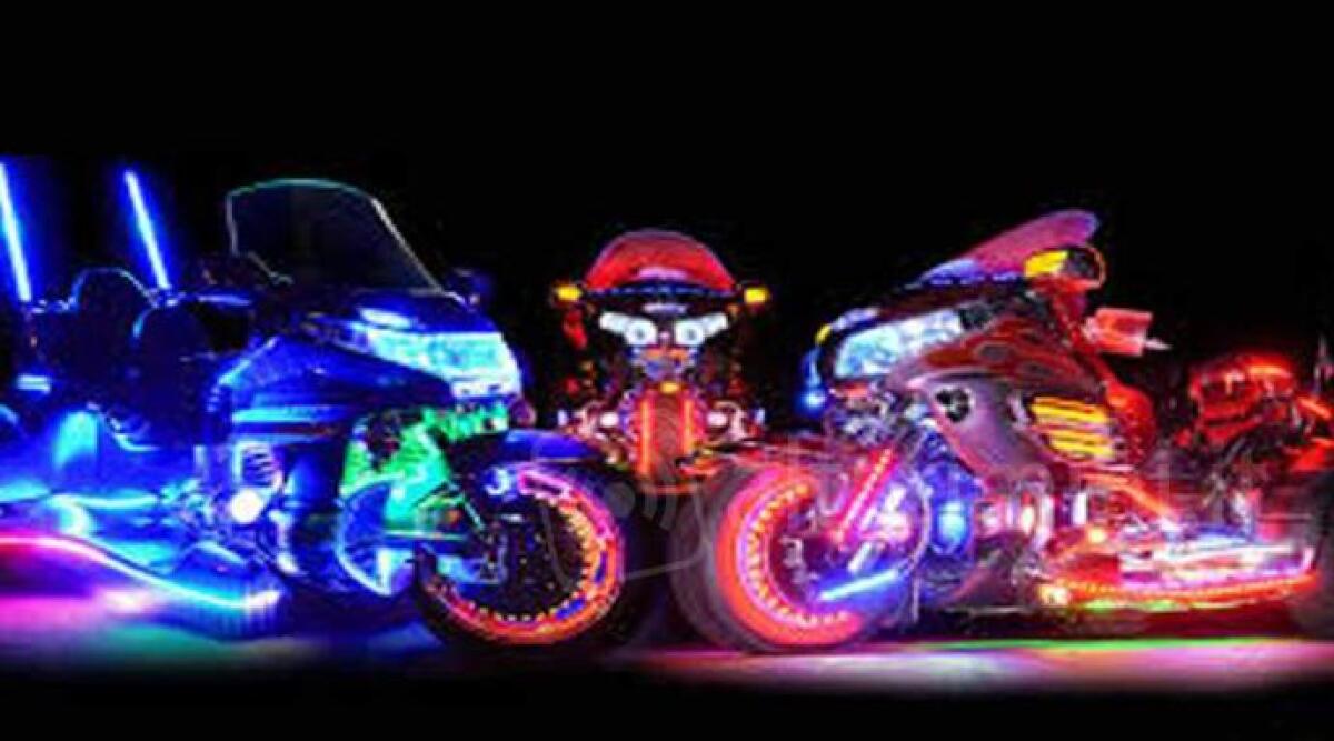 La carica delle Goldwing, le regine dell'Honda sfilano nel weekend sul lungomare di Rimini - 