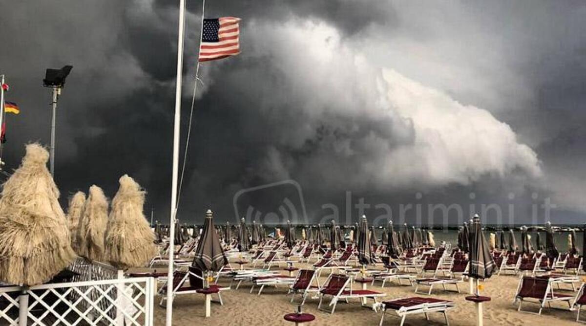 Rimini, l'estate finisce con temporali e forte raffiche di vento: rischio grandine - 