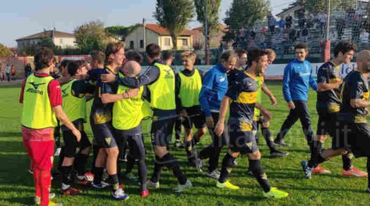 Calcio D: Savignanese, il primo successo arriva nel derby di San Mauro Pascoli (0-2) -