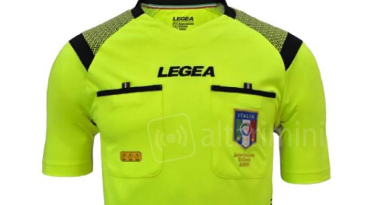 Calcio dilettanti: scoppia il caso, vietate la maglie gialle. "Colpa" della casacca dell'arbitro - 