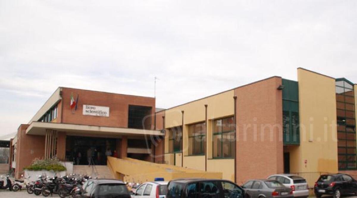 Riccione, atti vandalici al Liceo Volta e a Villa Lodi F&egrave;: partiti i primi interventi - 