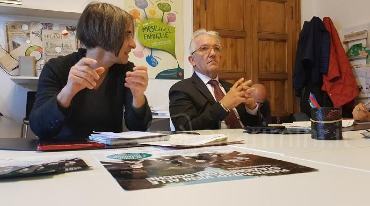 Rimini pi&ugrave; verde: alberi piantati per nuovi utenti che differenziano rifiuti alle stazioni ecologiche - 