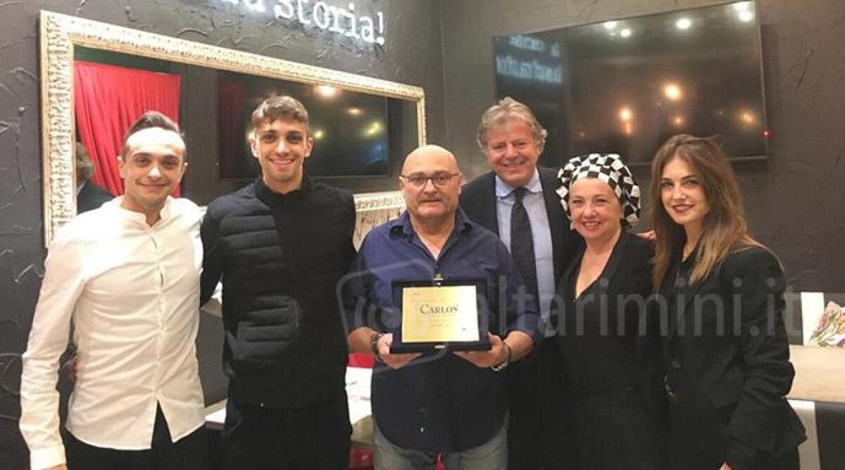 Il ristorante pizzeria Carlos festeggia 50 anni, premiata la famiglia Celli - 