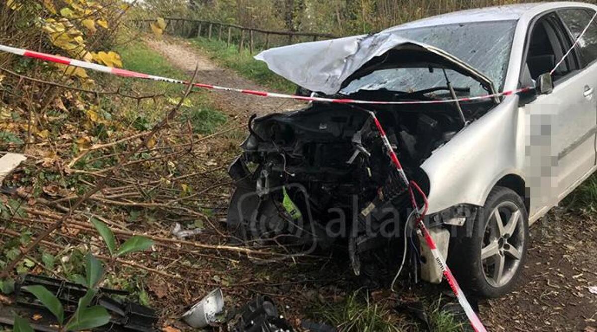 Novafeltria: fugge all'alt ma finisce con l'auto sulla ciclabile gi&ugrave; dalla scarpata - 