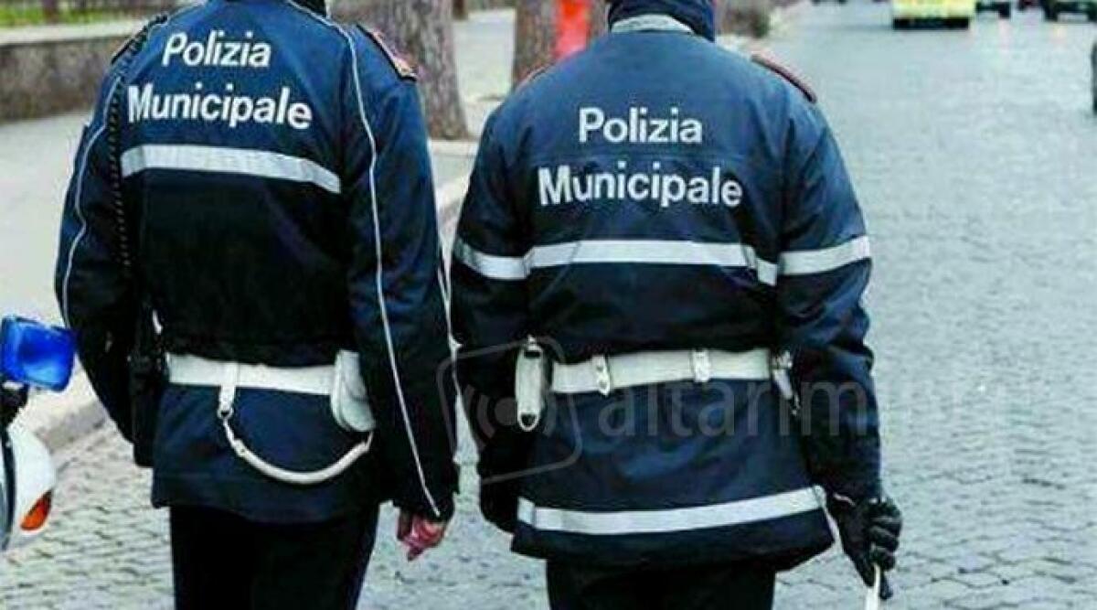 Misano, fermato con 8 quintali di rifiuti non autorizzati sul camion, denunciato - 