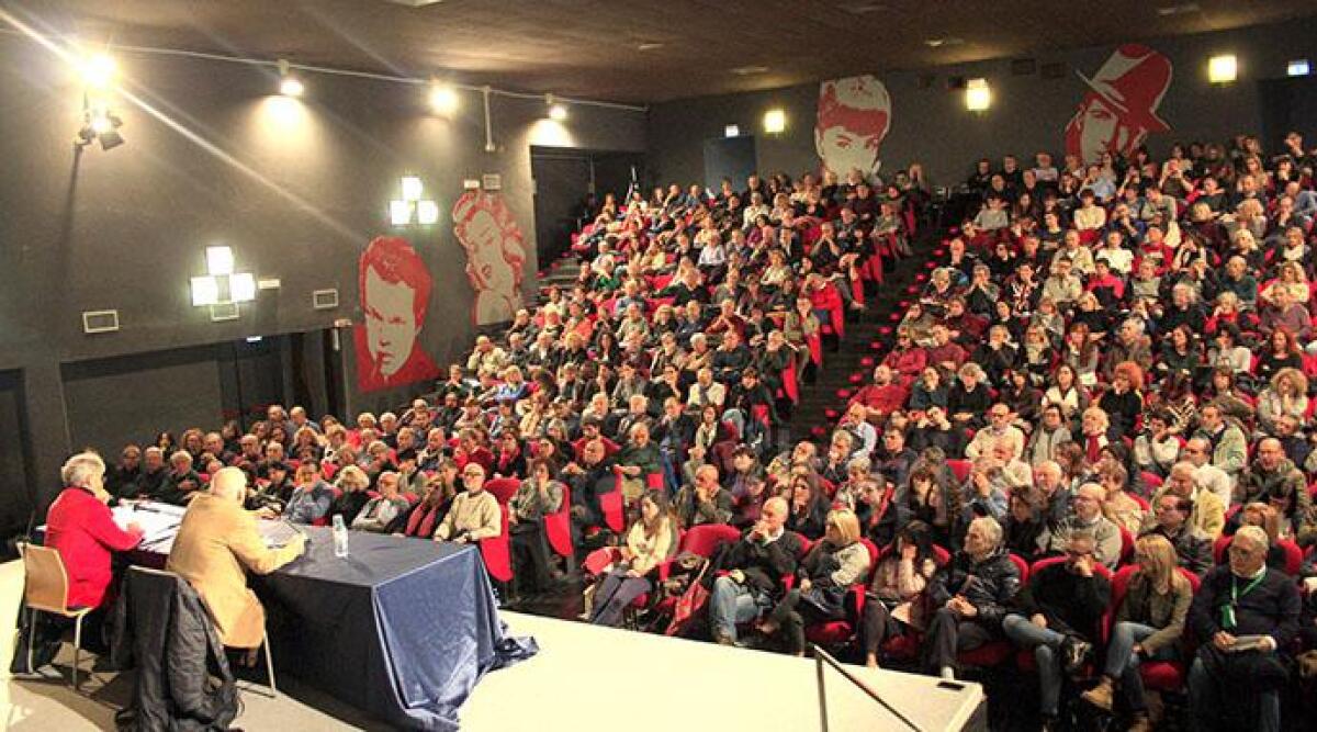 La lezione su Socrate di Salvatore Natoli incanta il pubblico del teatro Astra - 