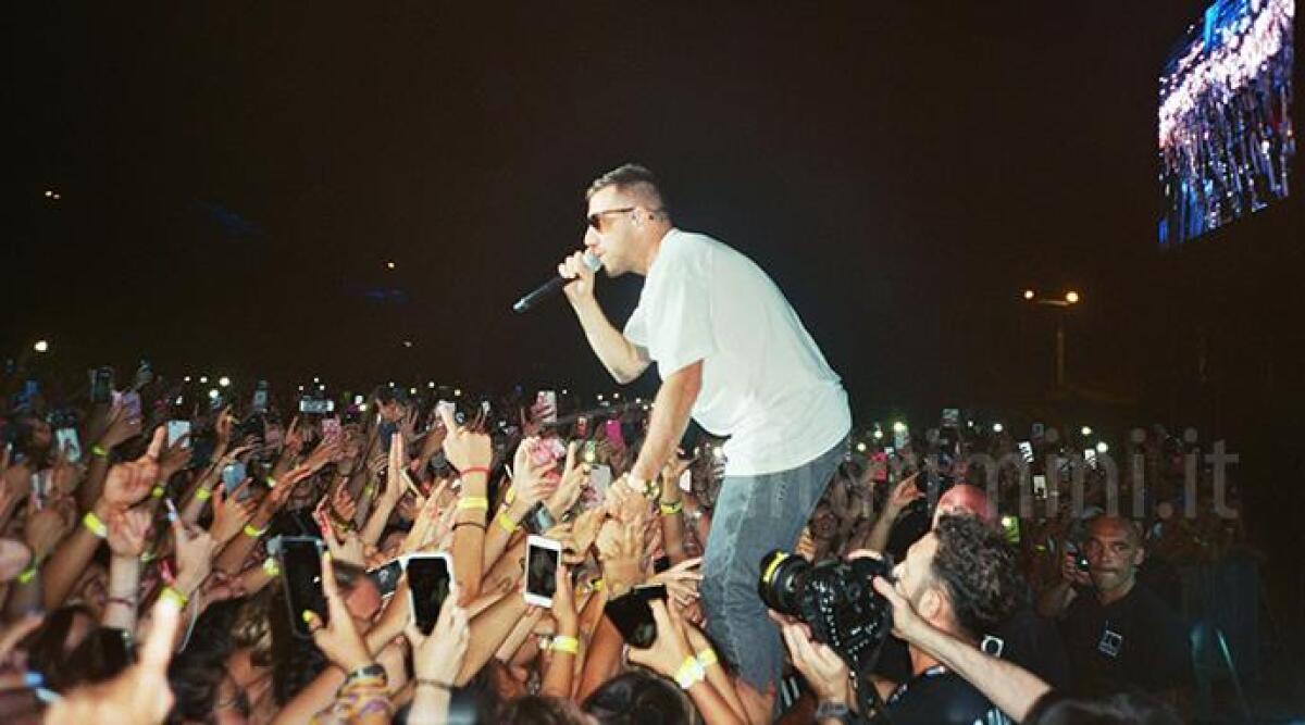 Ecco il programma del Capodanno di Rimini, concertone di Coez in piazzale Fellini -