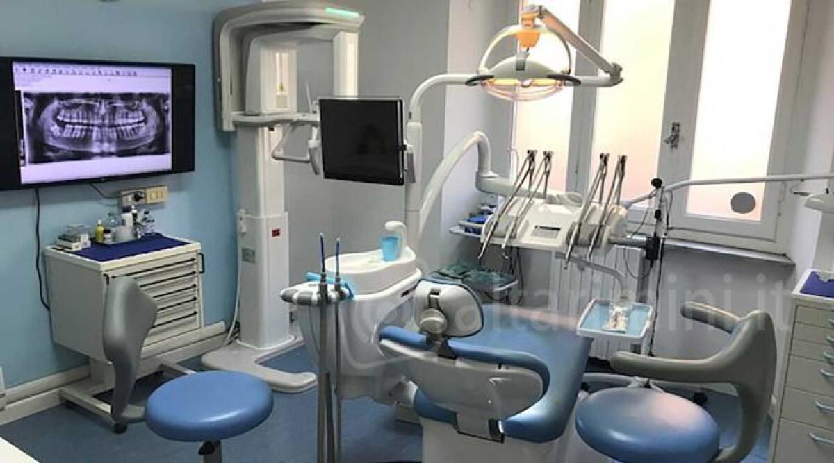 Sotto sequestro studio dentistico a Riccione senza autorizzazioni: nei guai odontotecnico - 