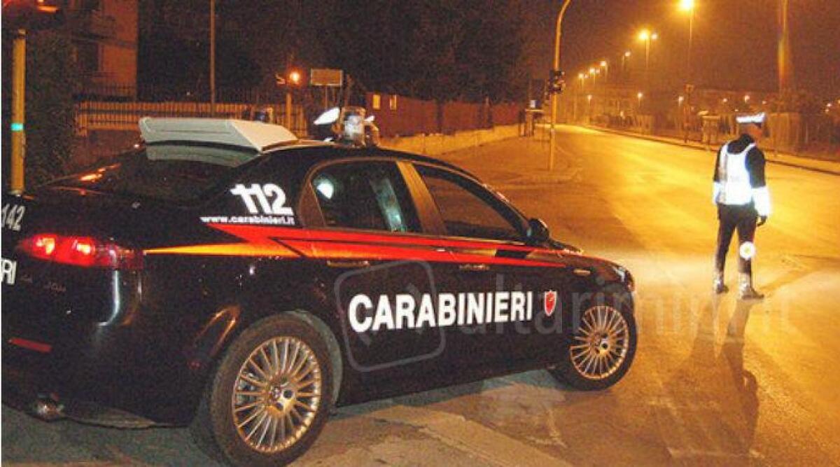 Completamente ubriaco e senza patente, sfreccia tra Misano e Riccione inseguito dai Carabinieri - 