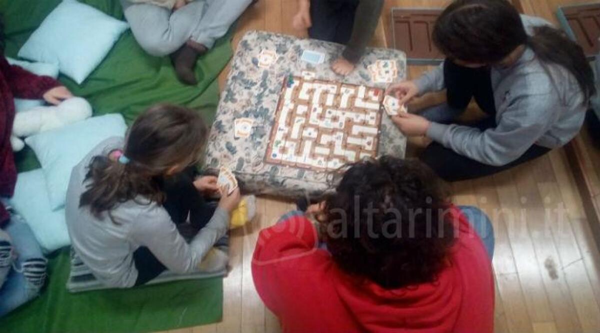 Un nuovo spazio gratuito di Coworking e Ludoteca alla Grotta Rossa di Rimini - 