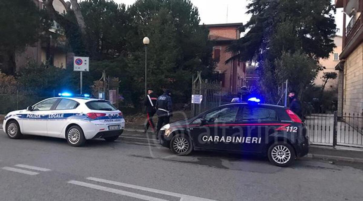 Riccione: cinque inquilini abusivi negli ex uffici Enel, denunciati - 