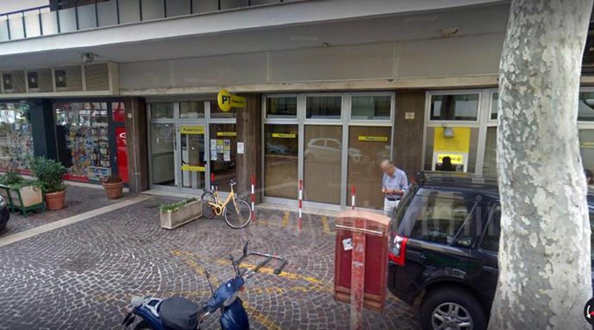 Chiude l'ufficio postale di Marina centro a Rimini, il sindaco: "Decisione unilaterale inaccettabile" - 