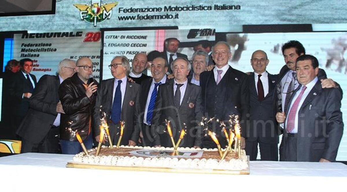 Grande festa dei campioni del motoclub Pasolini di Rimini tra giornalisti e autorit&agrave; - 