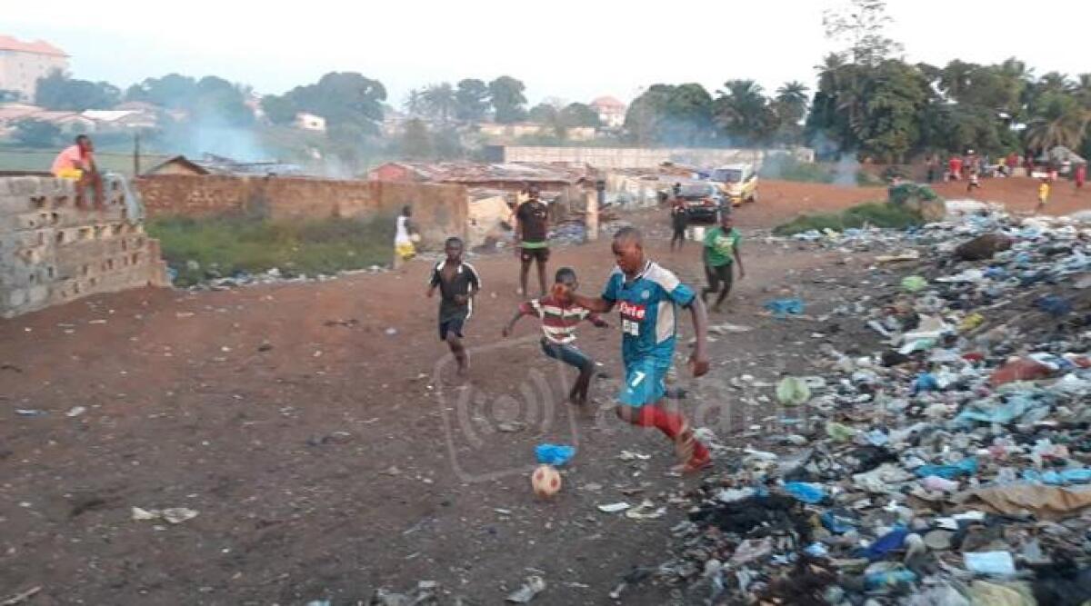 Il Morciano Calcio dona maglie e materiale scolastico ai bambini della Guinea -