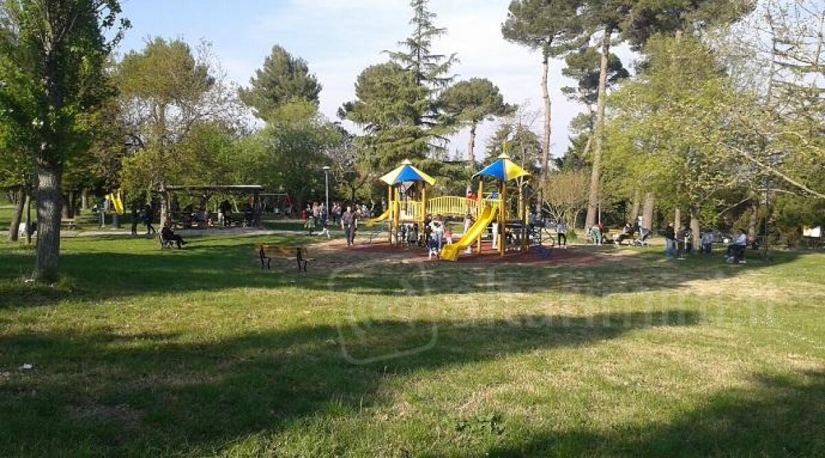 Altalene, scivoli e giochi nuovi arrivano nei parchi di Coriano - 