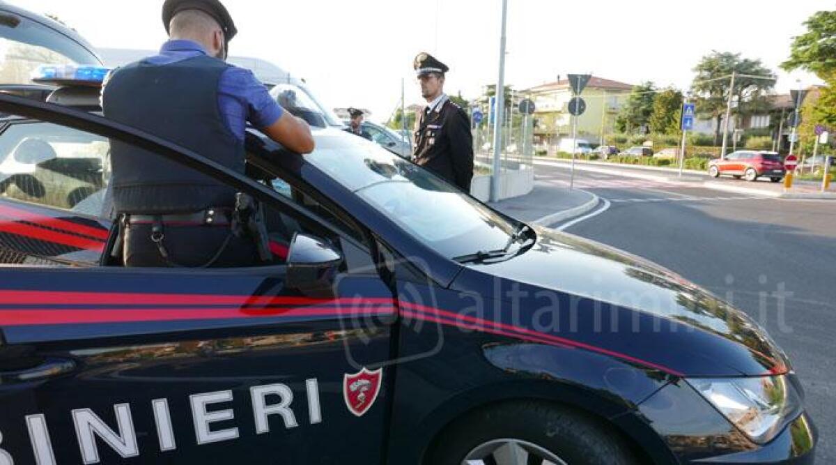 Ruba una felpa a Le Befane di Rimini, arrestato 50enne - 