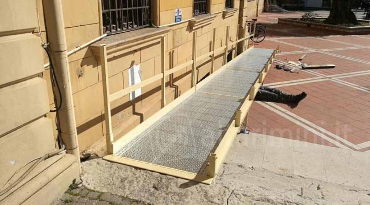 Cattolica, municipio pi&ugrave; accessibile: al via lavori per la rampa d'accesso per disabili - 