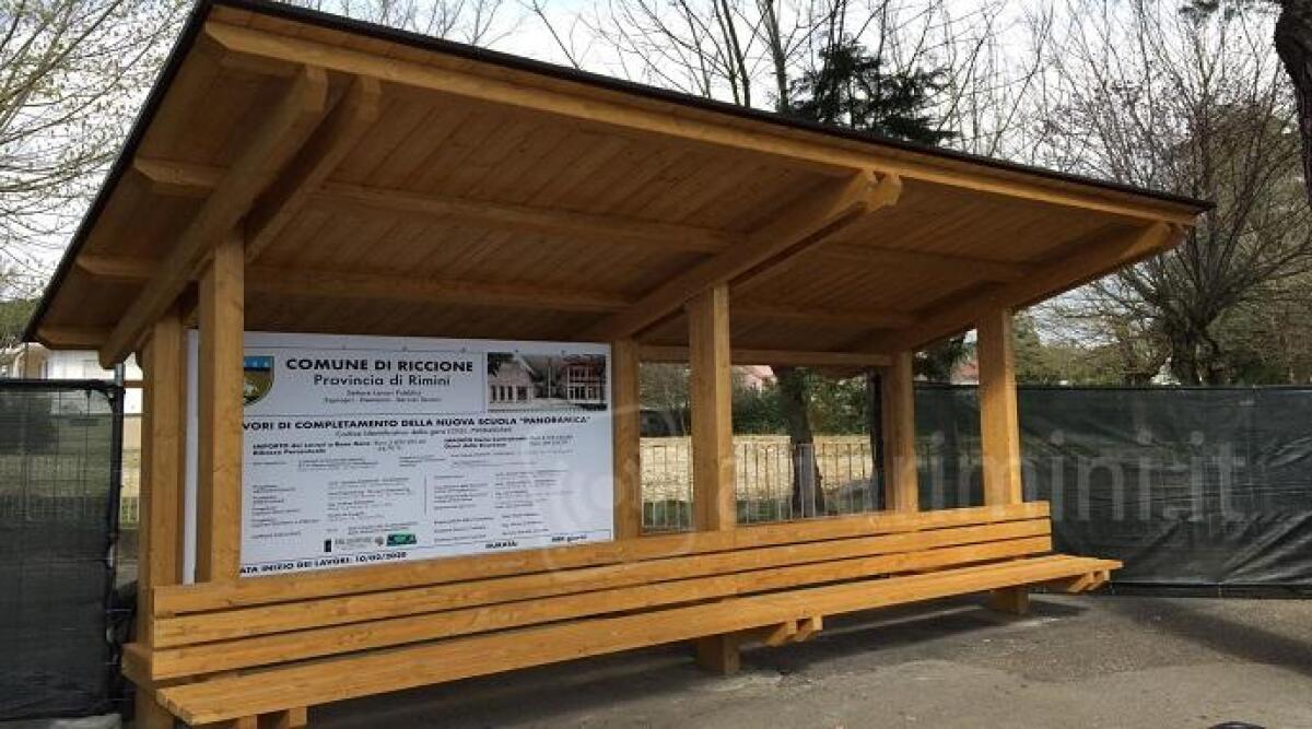 Riccione, lavori di completamento alla nuova scuola di via Panoramica - 
