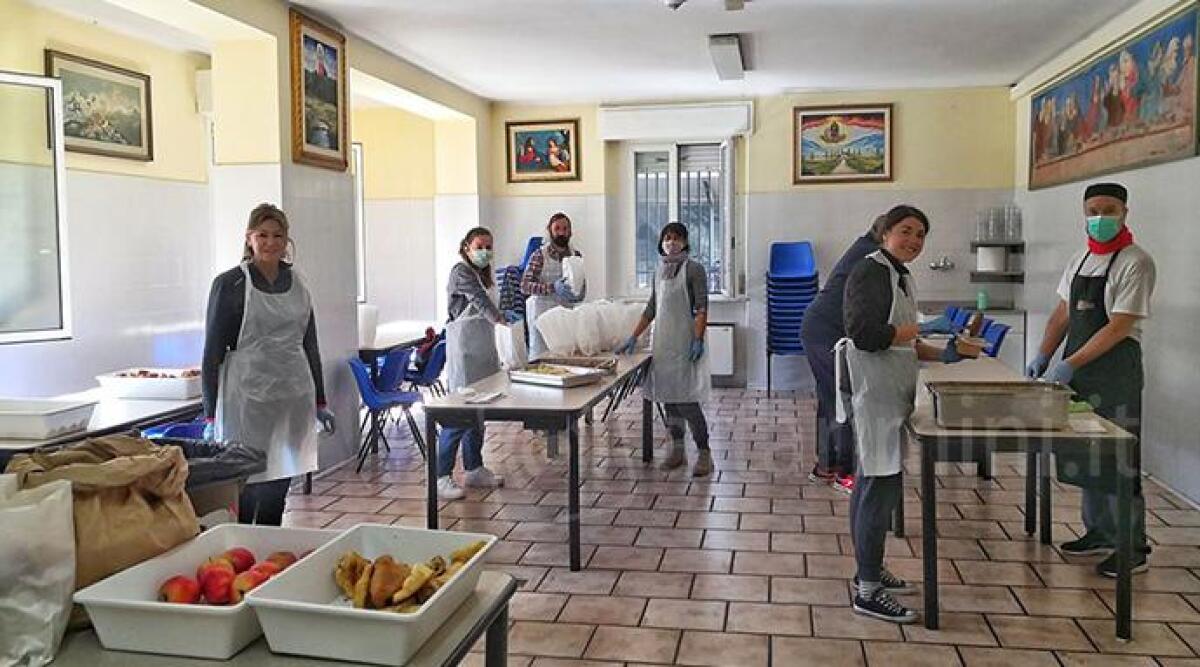 Storie belle: alla Caritas Rimini giovani al posto dei volontari over 65 per garantire i servizi -