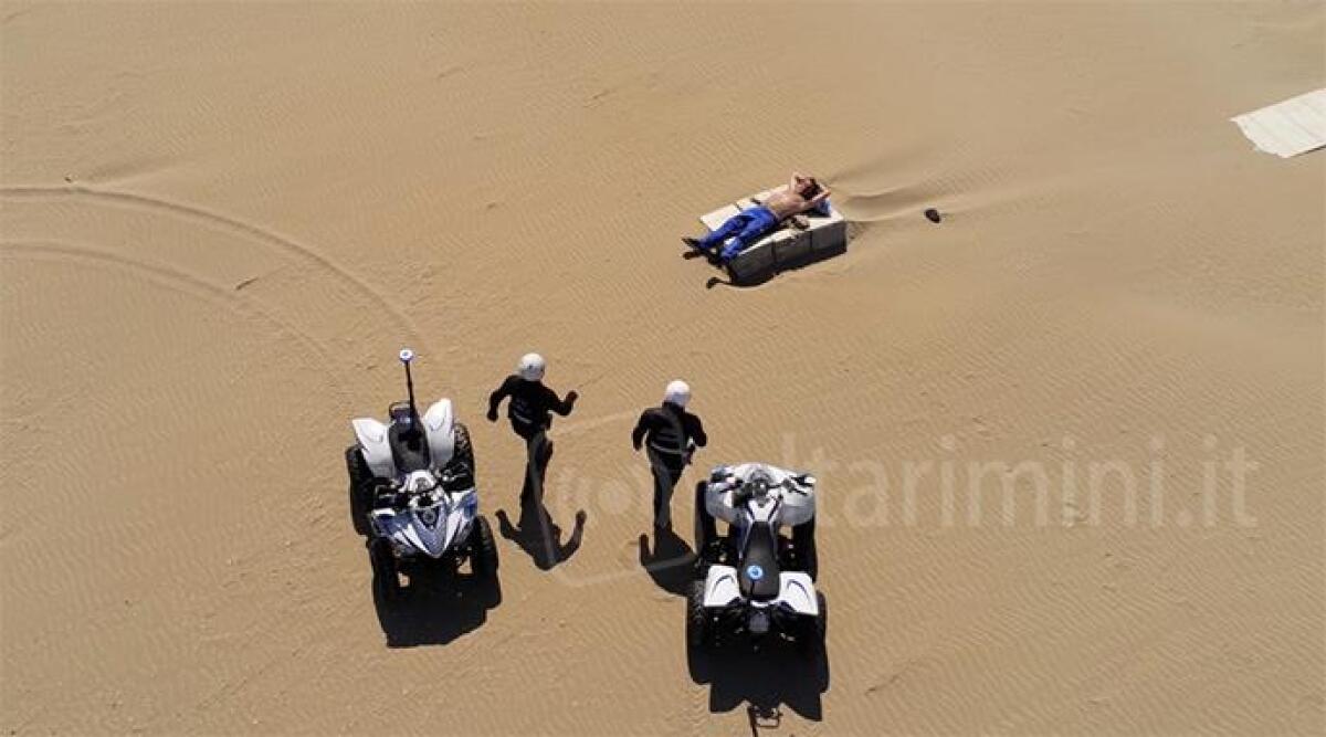 Virus: spiaggia Rimini su Bbc, la foto, piace al momento a oltre 45mila persone - 