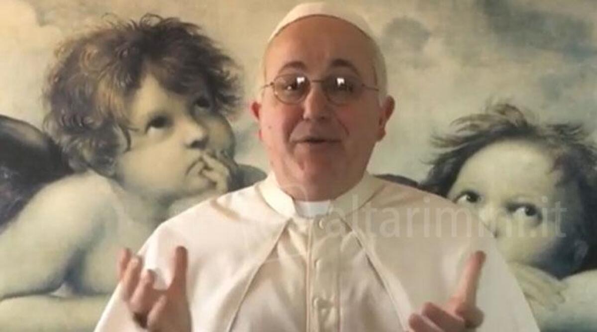 VIDEO Le imitazioni di Carlo Frisi: Papa Francesco -